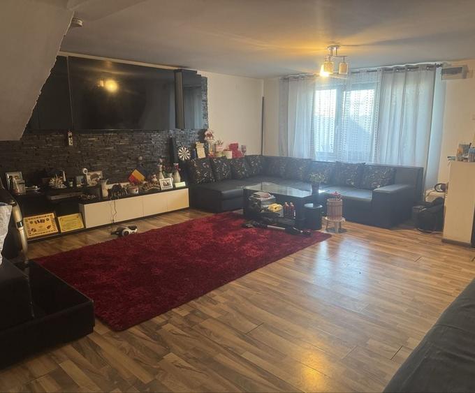 Casă cu 4 camere în Central