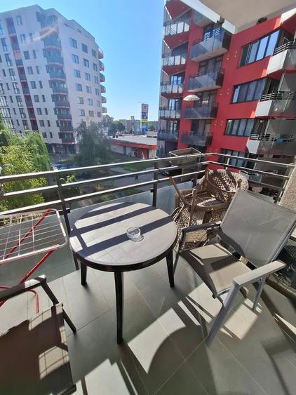 Apartament cu 3 camere decomandat în Funcționarilor
