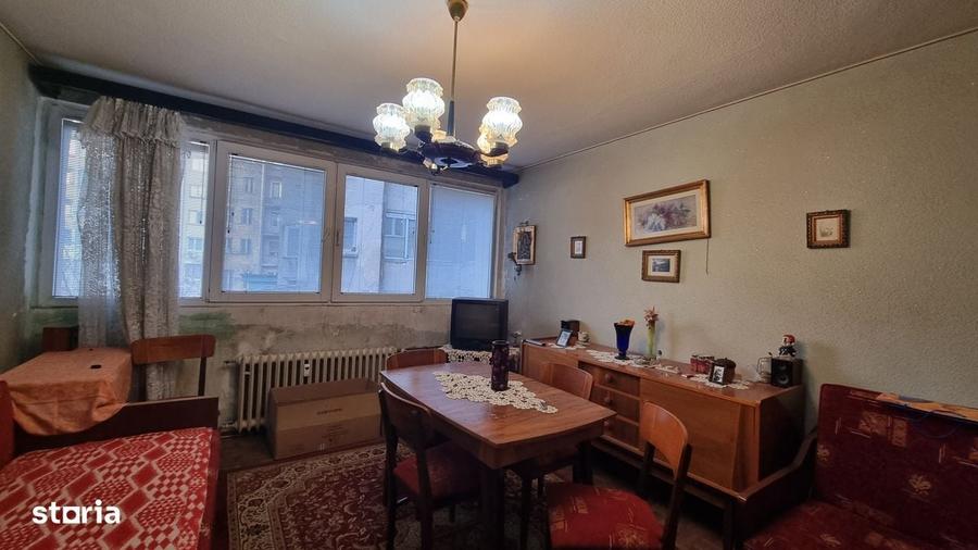 Apartament cu 2 camere decomandat în Sala Palatului