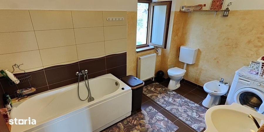 Casă cu 6 camere cu Teren 350 Mp în Baciu