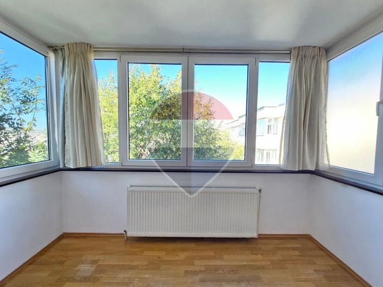 Apartament cu 3 camere decomandat, mobilat în Gheorgheni