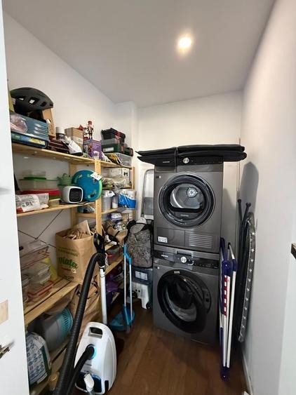 Apartament cu 3 camere decomandat în P-ța Victoriei