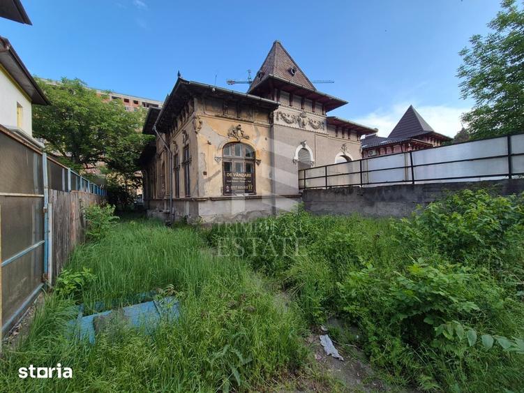 Casă cu 10 camere cu Teren 750 Mp în Pieptănari