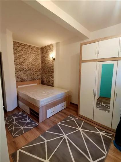 Apartament cu 3 camere decomandat, mobilat în Central