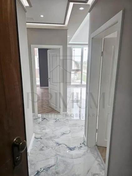 Apartament cu 3 camere semidecomandat în Torontalului
