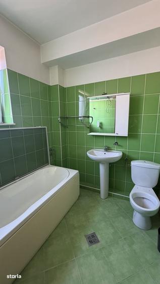Spațiu comercial, de 990 mp, în Nord