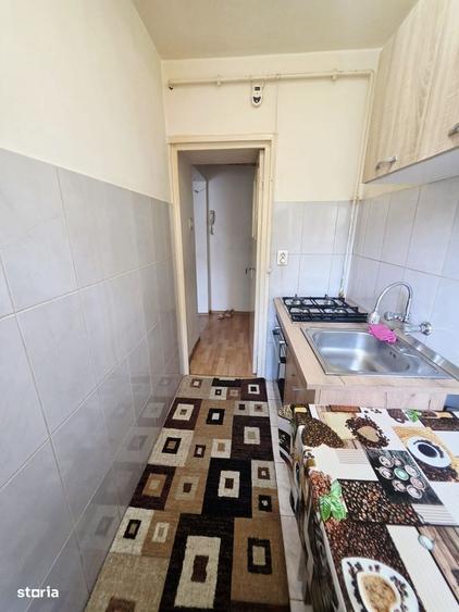 Apartament cu 3 camere nedecomandat în Malu Roșu