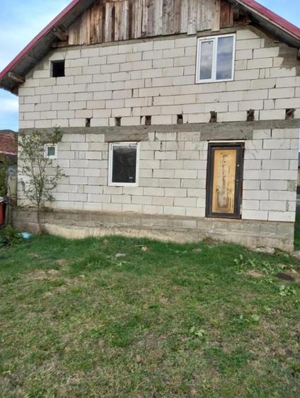 Casă individuală cu 3 camere cu Canalizare în Exterior Vest