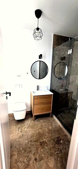 Casă cu 4 camere cu Teren 240 Mp în Exterior Vest
