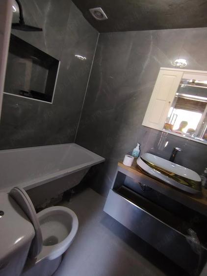 Casă cu 5 camere cu Teren 1103 Mp în Central