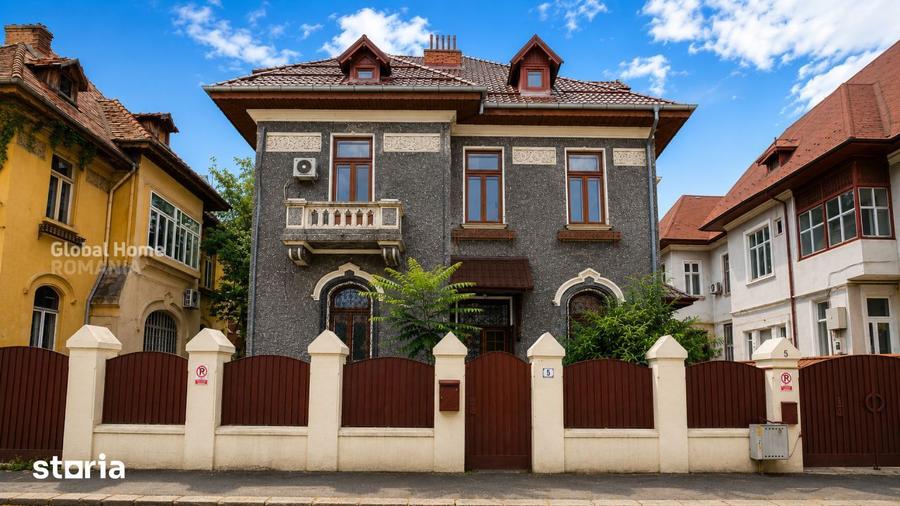 Casă cu 8 camere cu Teren 504 Mp în Aviatorilor