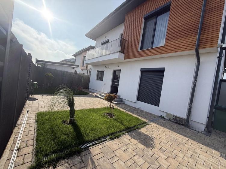 Casă cu 4 camere în Dobroești