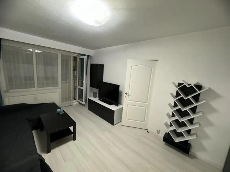 Apartament cu 2 camere decomandat în Berceni