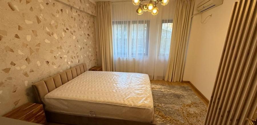 Apartament cu 4 camere semidecomandat, mobilat în Herăstrău