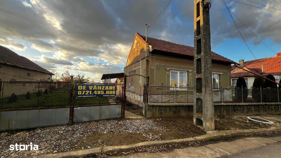 Casă cu 3 camere cu Teren 1284 Mp în Berveni