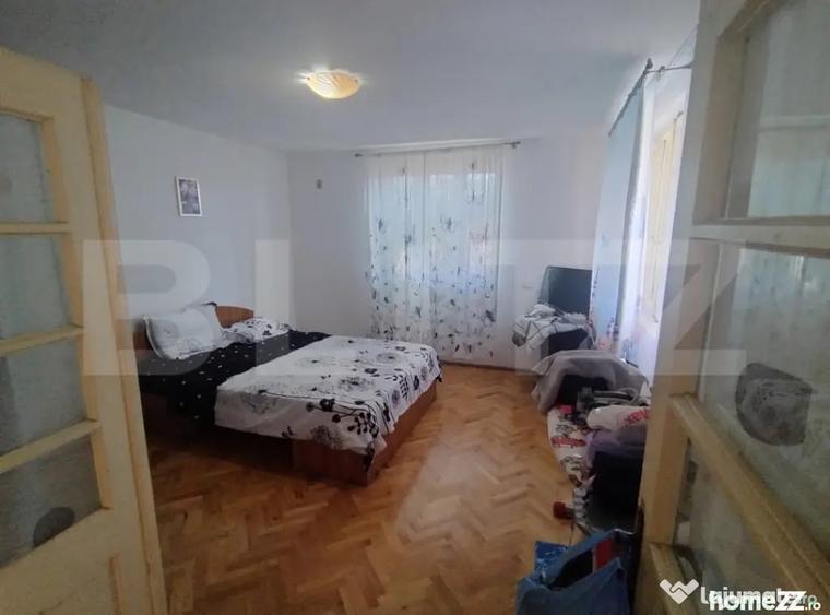 Casă cu 4 camere cu Teren 1100 Mp în Central