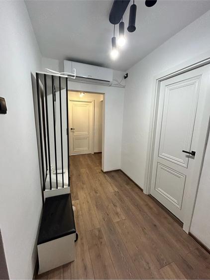 Apartament cu 3 camere decomandat în Exterior Vest