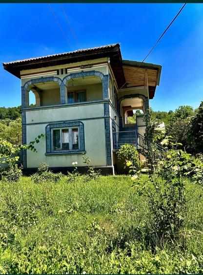 Casă cu 4 camere cu Teren 2000 Mp în Bulbuceni