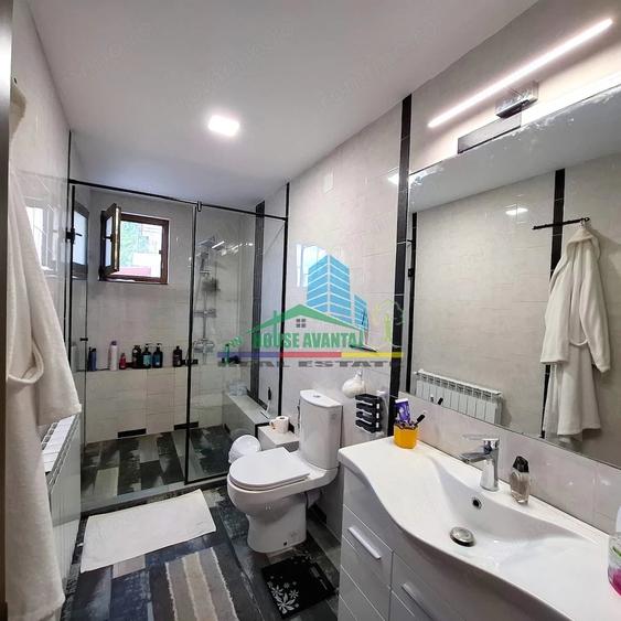 Casă cu 7 camere cu Teren 960 Mp în Câmpineanca
