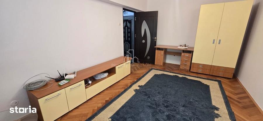 Apartament cu 2 camere decomandat în 22 Decembrie 1989