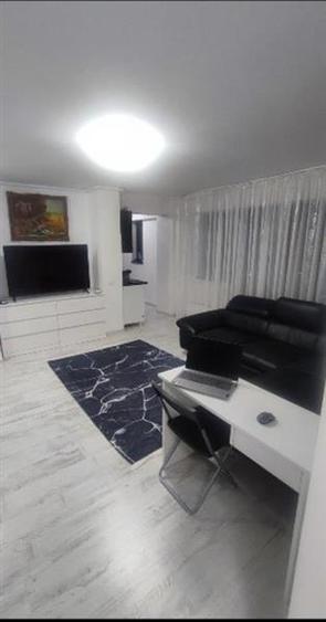 Apartament cu 4 camere decomandat, mobilat în Herăstrău