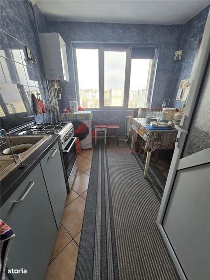 Apartament cu 3 camere decomandat în Alexandru cel Bun