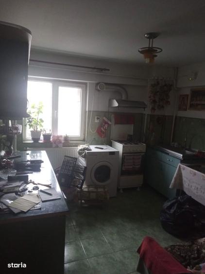 Apartament cu 4 camere decomandat în Central