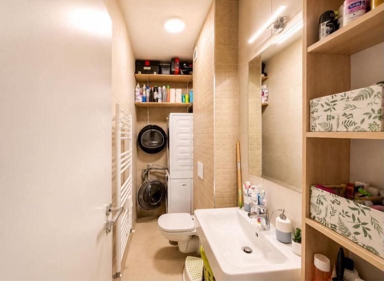 Apartament cu 3 camere decomandat în Tractorul