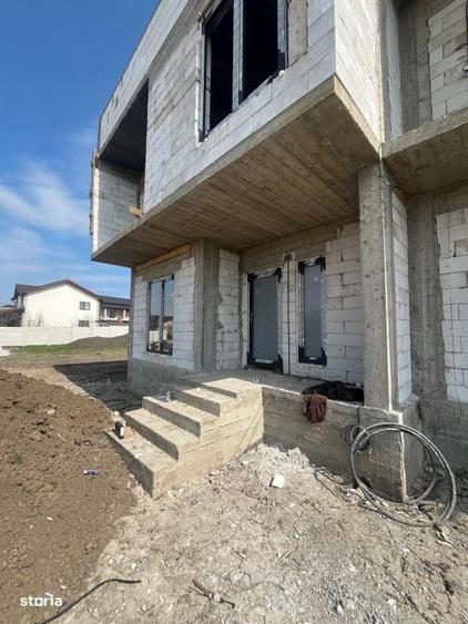 Casă cu 4 camere în Șimnicu de Jos