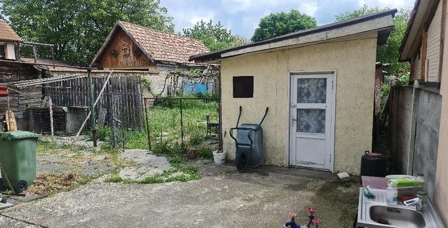 Casă individuală cu 3 camere cu Canalizare în Central