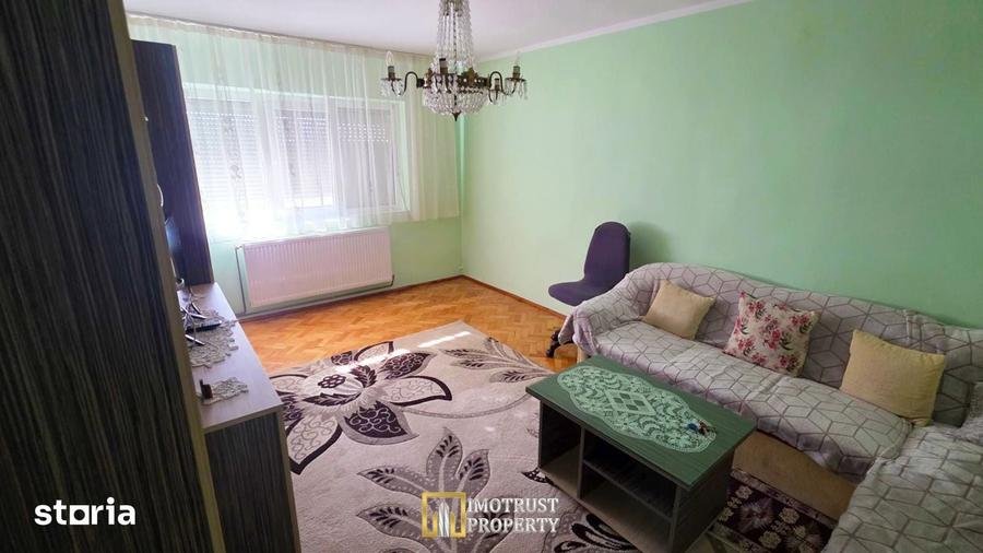 Apartament cu 3 camere decomandat în Micălaca
