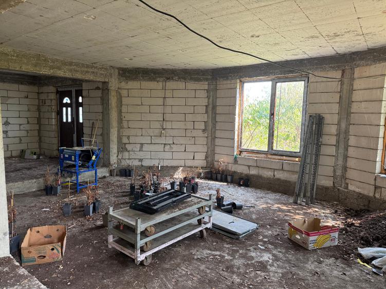 Casă individuală cu 5 camere cu Teren 1088 Mp în Vânătorii Mari
