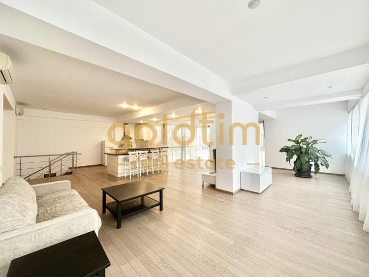Apartament cu 5 camere decomandat, mobilat în Șoseaua Nordului