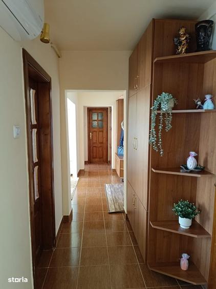 Apartament cu 4 camere decomandat în Micălaca