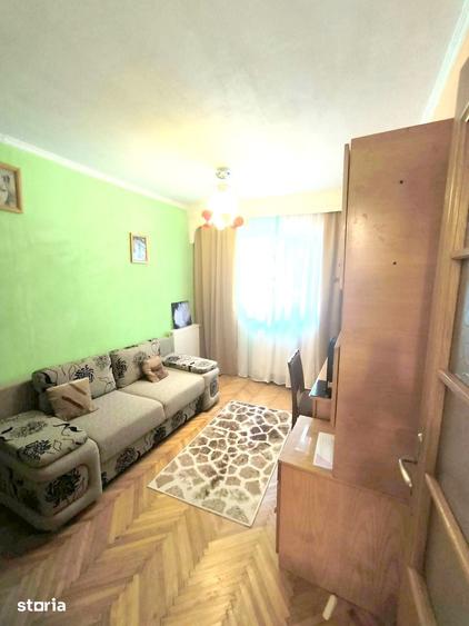 Apartament cu 3 camere decomandat în Tineretului