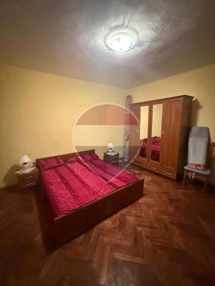Casă individuală cu 4 camere cu Teren 7700 Mp în Brebeni