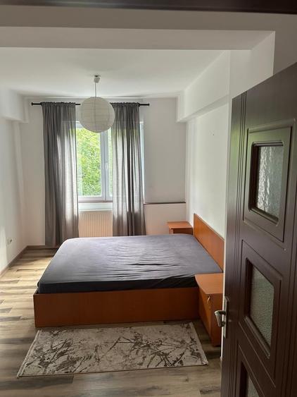 Apartament cu 3 camere decomandat în Magheru