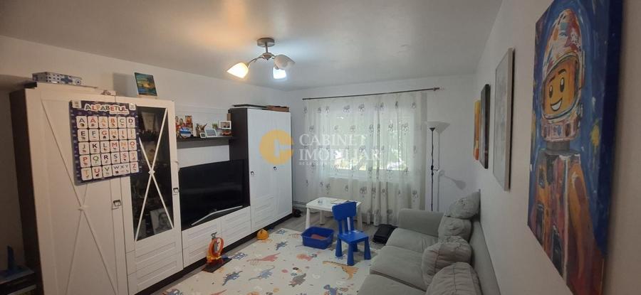 Apartament cu 2 camere decomandat, mobilat în Tomești