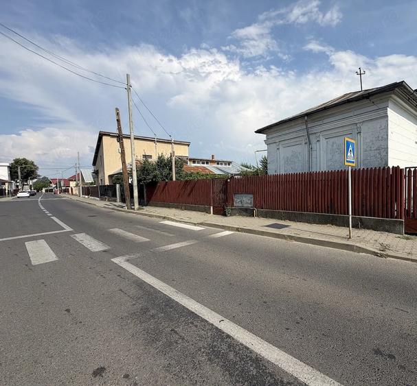 Casă cu Teren 409 Mp în Central