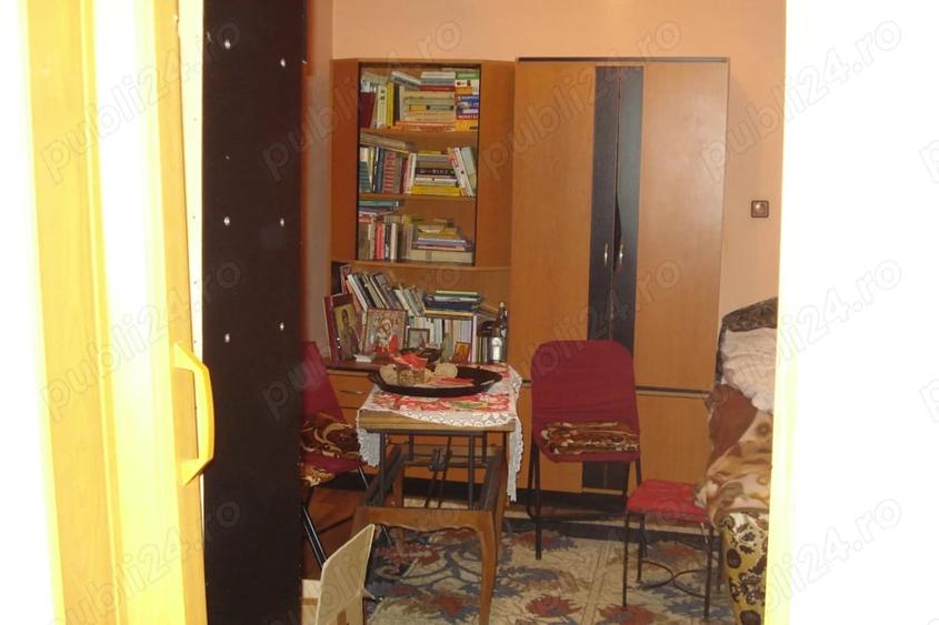 Apartament cu 3 camere decomandat în Sinaia