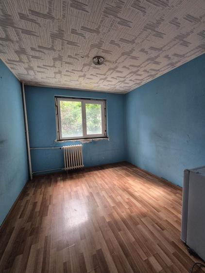 Apartament cu 4 camere semidecomandat în Sălăjan