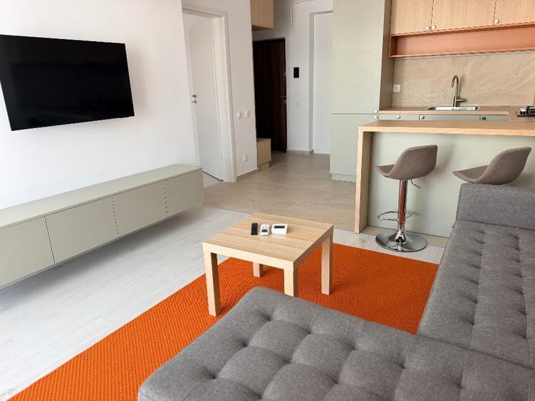Apartament cu 2 camere decomandat, mobilat în Central