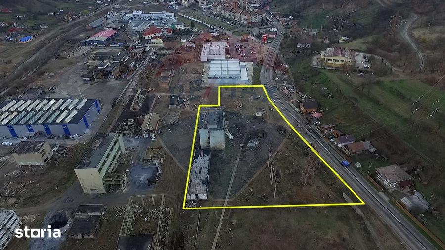 Teren de 8416 mp, în Central