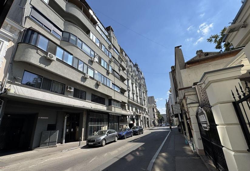 Apartament cu 2 camere decomandat, mobilat în Cișmigiu