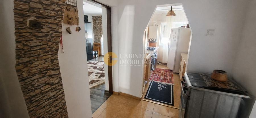 Apartament cu 2 camere decomandat, mobilat în Tomești