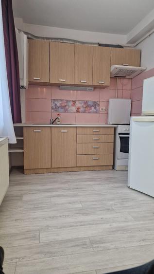 Apartament cu 2 camere semidecomandat în Dosu Bricii