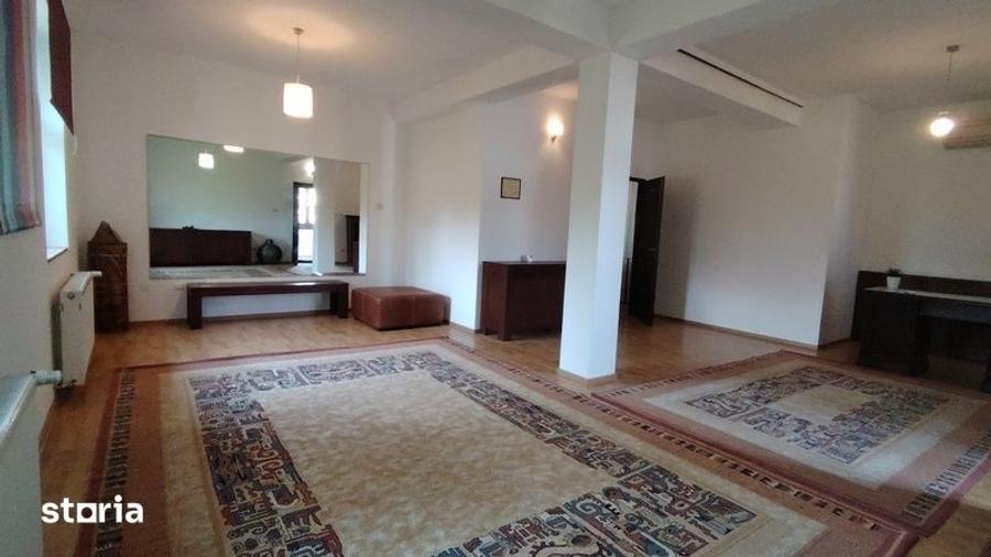 Apartament cu 5 camere decomandat în Iancului