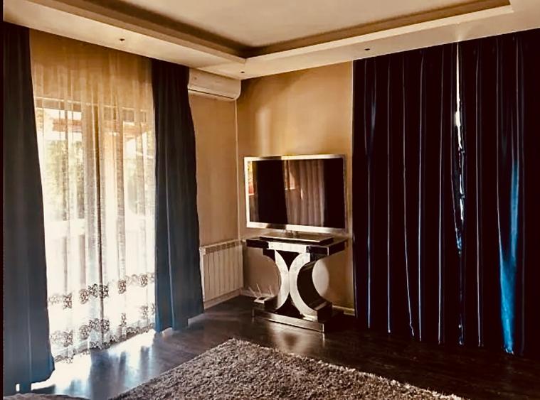 Casă individuală cu 5 camere cu Teren 220 Mp în 1 Decembrie 1918