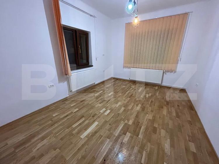 Casă individuală cu 3 camere cu Canalizare în Bartolomeu
