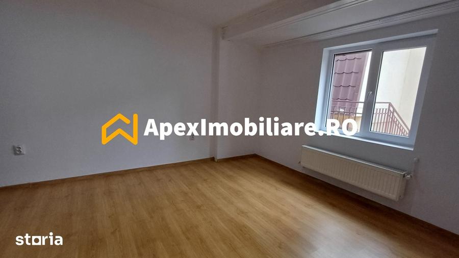 Apartament cu 2 camere decomandat în Victoriei